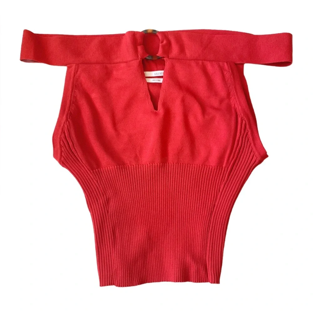NWT Silence + Noise Red Off-Shoulder Top Size S